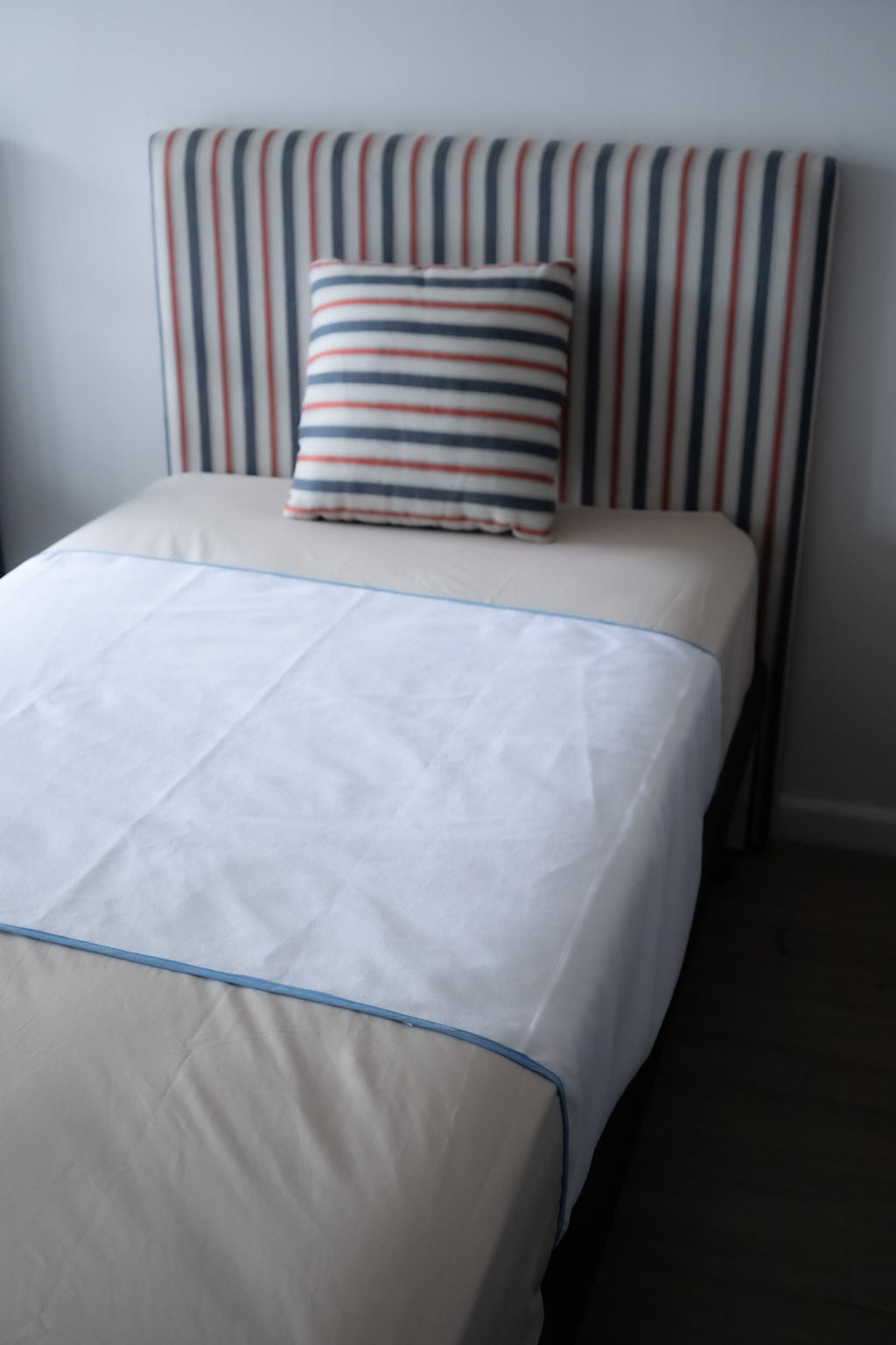 Ultra Absorbent Waterproof Flannelette Over Sheet Protector